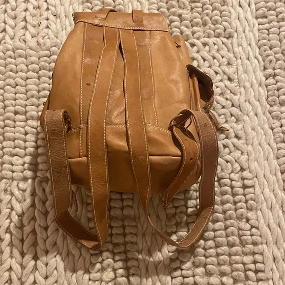 Handmade Leather backpack - Picture 5 of 7